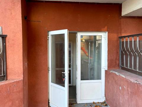 комерційна за адресою Вереснева вул., 22-Б