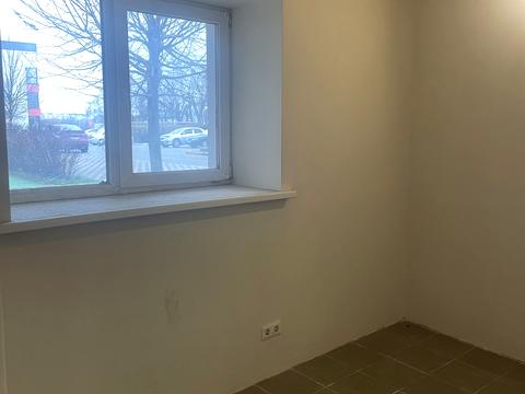 комерційна за адресою Вереснева вул., 22-Б