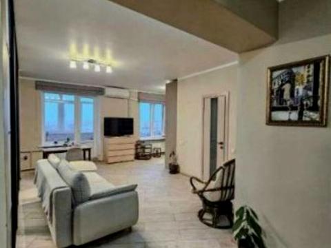 квартира за адресою Авіаційна вул., 1