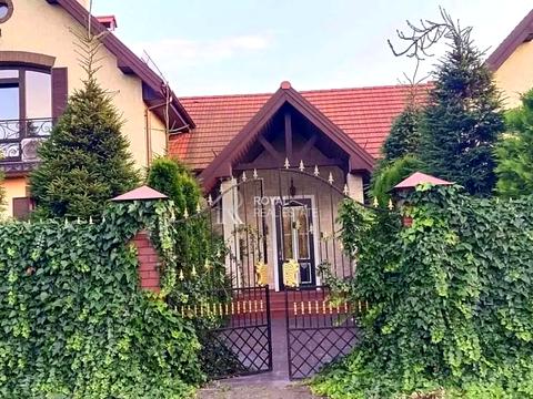 будинок за адресою с. Бобриця, Парковка