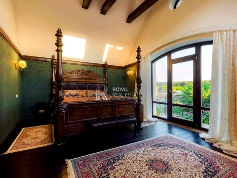 будинок за адресою с. Бобриця, Парковка