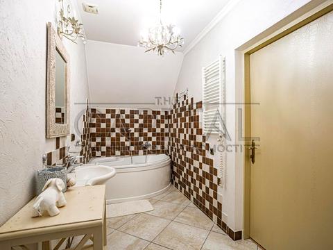 будинок за адресою Лугова вул.