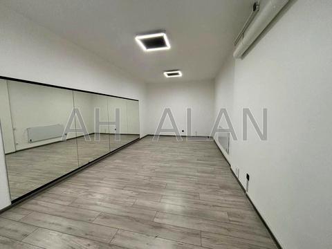 комерційна за адресою Ушинського вул., 40