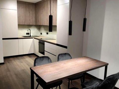 квартира за адресою Причальна вул., 10