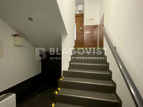 комерційна за адресою Оболонська вул., 9