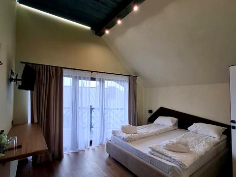 комерційна за адресою Горішків, 283 А