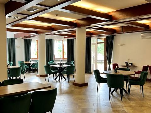 комерційна за адресою Свободи вул., 393