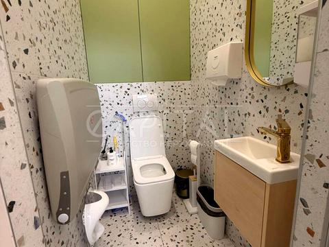 комерційна за адресою Київ, Салютна вул., 2к10