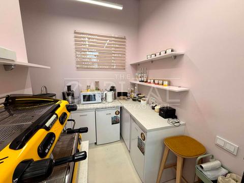 комерційна за адресою Київ, Салютна вул., 2к10