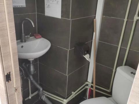 комерційна за адресою Підзамче вул., 10