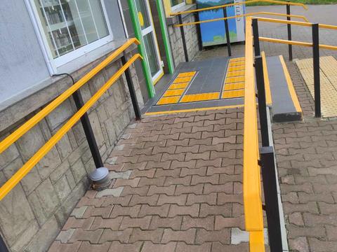 комерційна за адресою Підзамче вул., 10