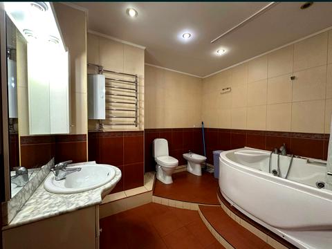 квартира за адресою Анни Ахматової вул., 43