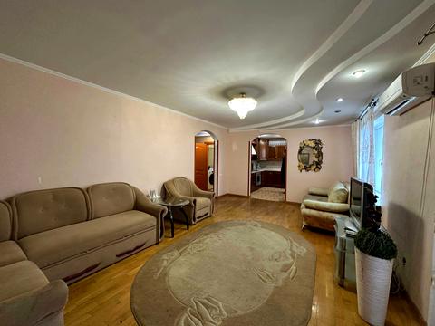 квартира за адресою Анни Ахматової вул., 43