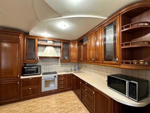 квартира за адресою Анни Ахматової вул., 43