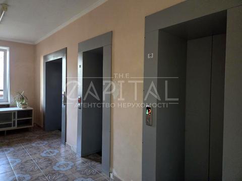 комерційна за адресою Старонаводницька вул., 8-Б