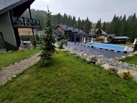 комерційна за адресою Горішків, 283а