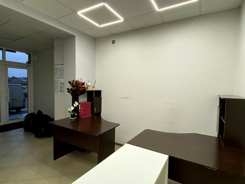 комерційна за адресою Андрія Малишка вул. (Льва Толстого), 81