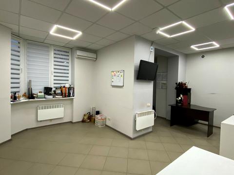 комерційна за адресою Андрія Малишка вул. (Льва Толстого), 81