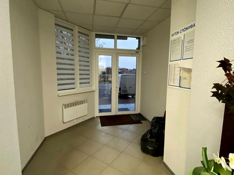 комерційна за адресою Андрія Малишка вул. (Льва Толстого), 81