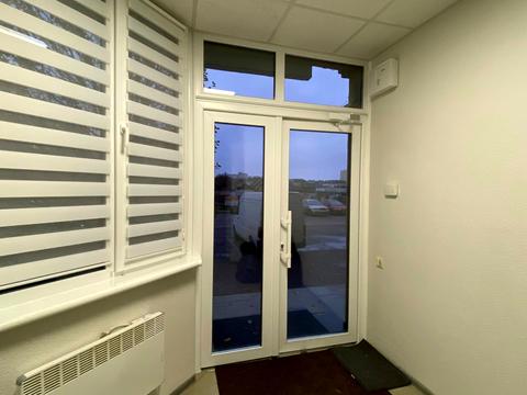 комерційна за адресою Андрія Малишка вул. (Льва Толстого), 81