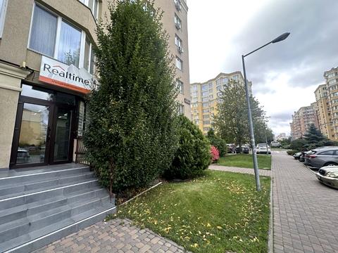 комерційна за адресою Андрія Малишка вул. (Льва Толстого), 81