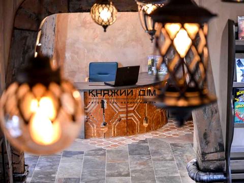 комерційна за адресою Левка Лук'яненка вул. (Маршала Тимошенка), 21/19