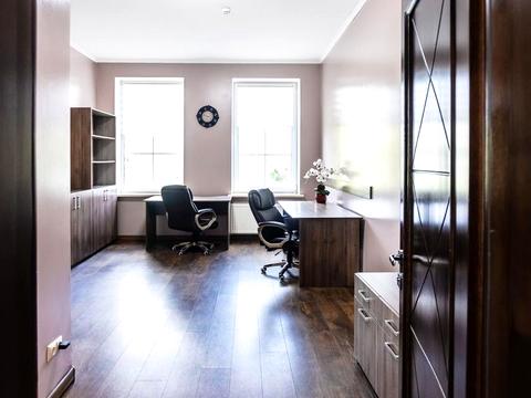 коммерческая по адресу київська, 100