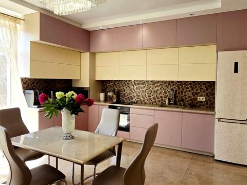 будинок за адресою Набережна, 77