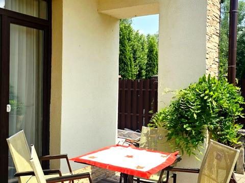 будинок за адресою Набережна, 77