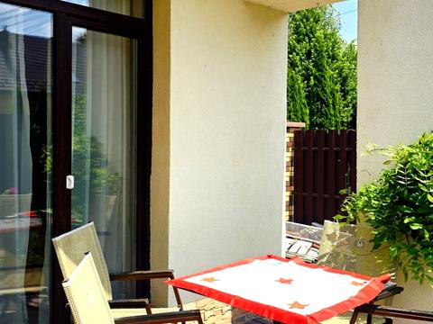 будинок за адресою Набережна, 77