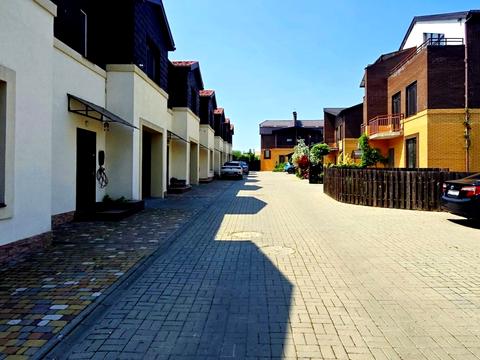 будинок за адресою Набережна, 77