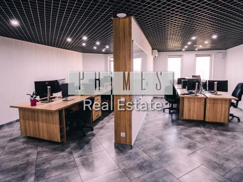 комерційна за адресою Срібнокільська вул., 1