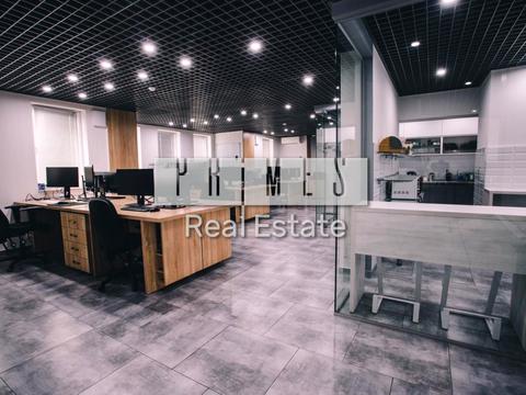 комерційна за адресою Срібнокільська вул., 1