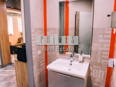 комерційна за адресою Срібнокільська вул., 1