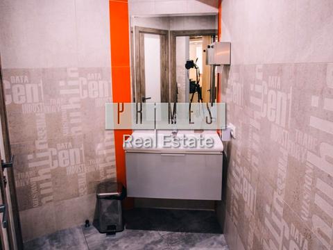 комерційна за адресою Срібнокільська вул., 1