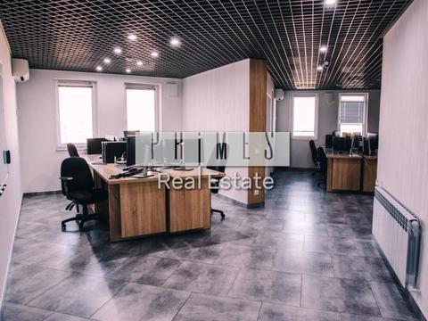 комерційна за адресою Срібнокільська вул., 1