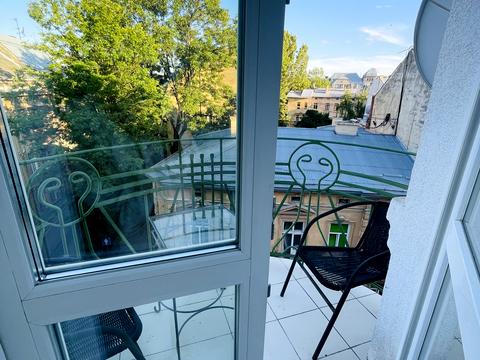 квартира за адресою Олександра Кониського вул. (), 40