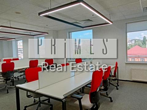 комерційна за адресою Жилянська вул., 75