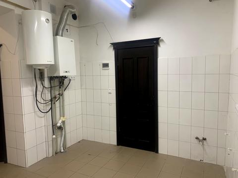 комерційна за адресою Олекси Новаківського вул., 1