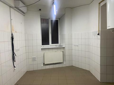 комерційна за адресою Олекси Новаківського вул., 1