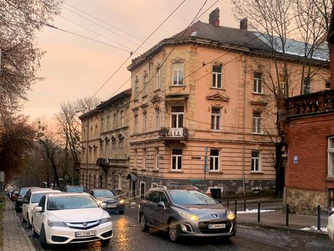 комерційна за адресою Олекси Новаківського вул., 1