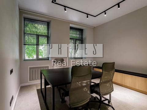 комерційна за адресою Богдана Хмельницького вул., 9