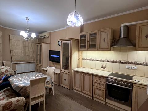 квартира за адресою Гранітна вул., 1