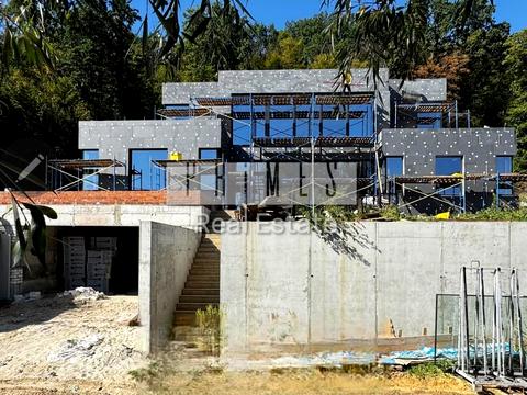 будинок за адресою Квітнева вул.