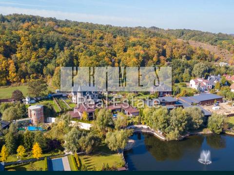 будинок за адресою Квітнева вул.