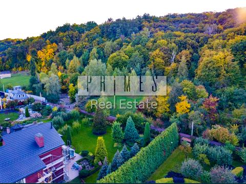 будинок за адресою Квітнева вул.