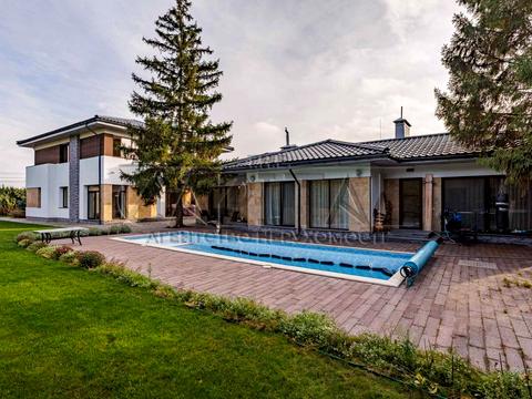 будинок за адресою смт. Козин, Анатолія Солов'яненка вул., 242