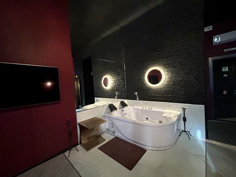 комерційна за адресою Перемоги вул., 1