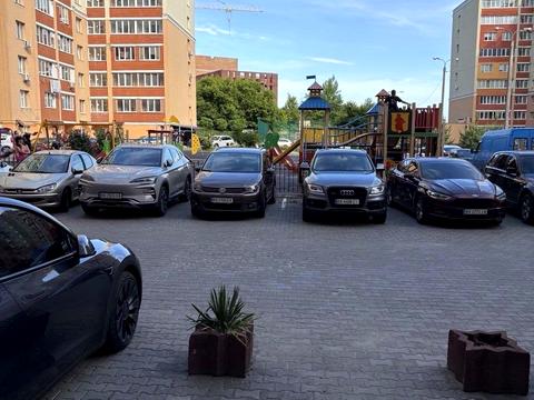 квартира по адресу Лісогринівецька ул., 4