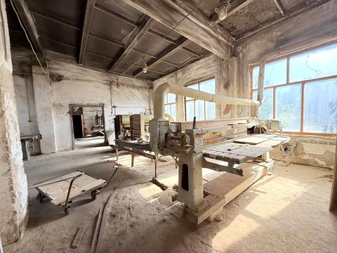 коммерческая по адресу Лаврищева ул., 111